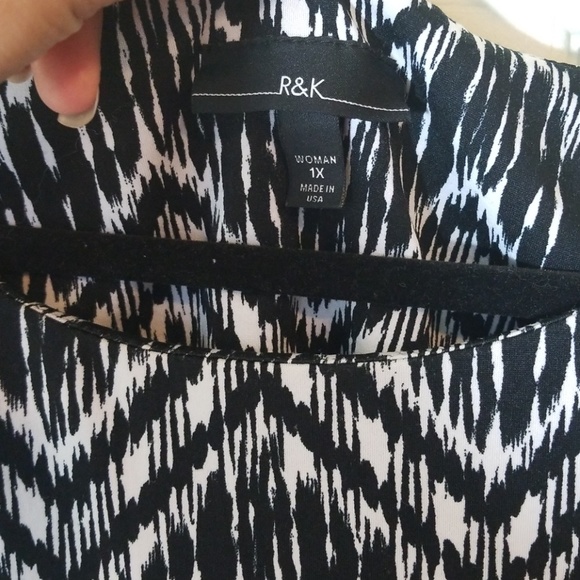 Comfortable, light shift dress size 1x! - Picture 3 of 5